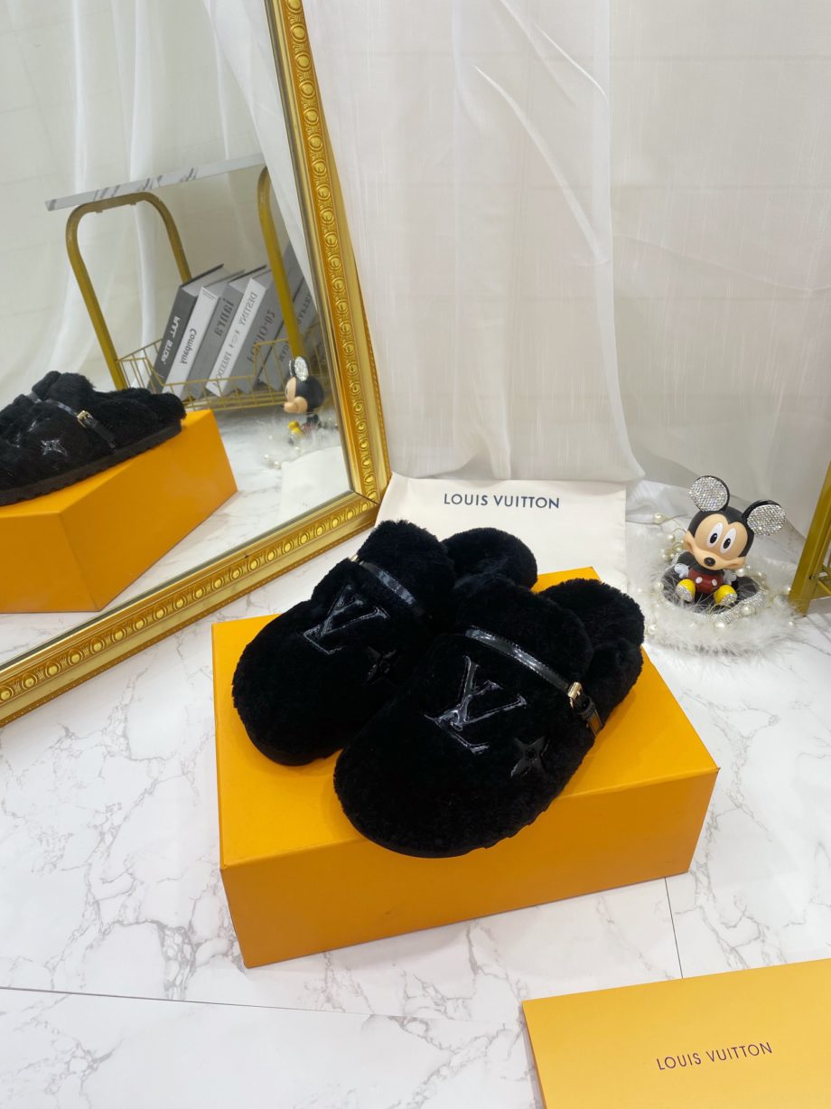 louis vuitton Women's Winterbreak Flat Comfort Mule Dark Blue For Women LV