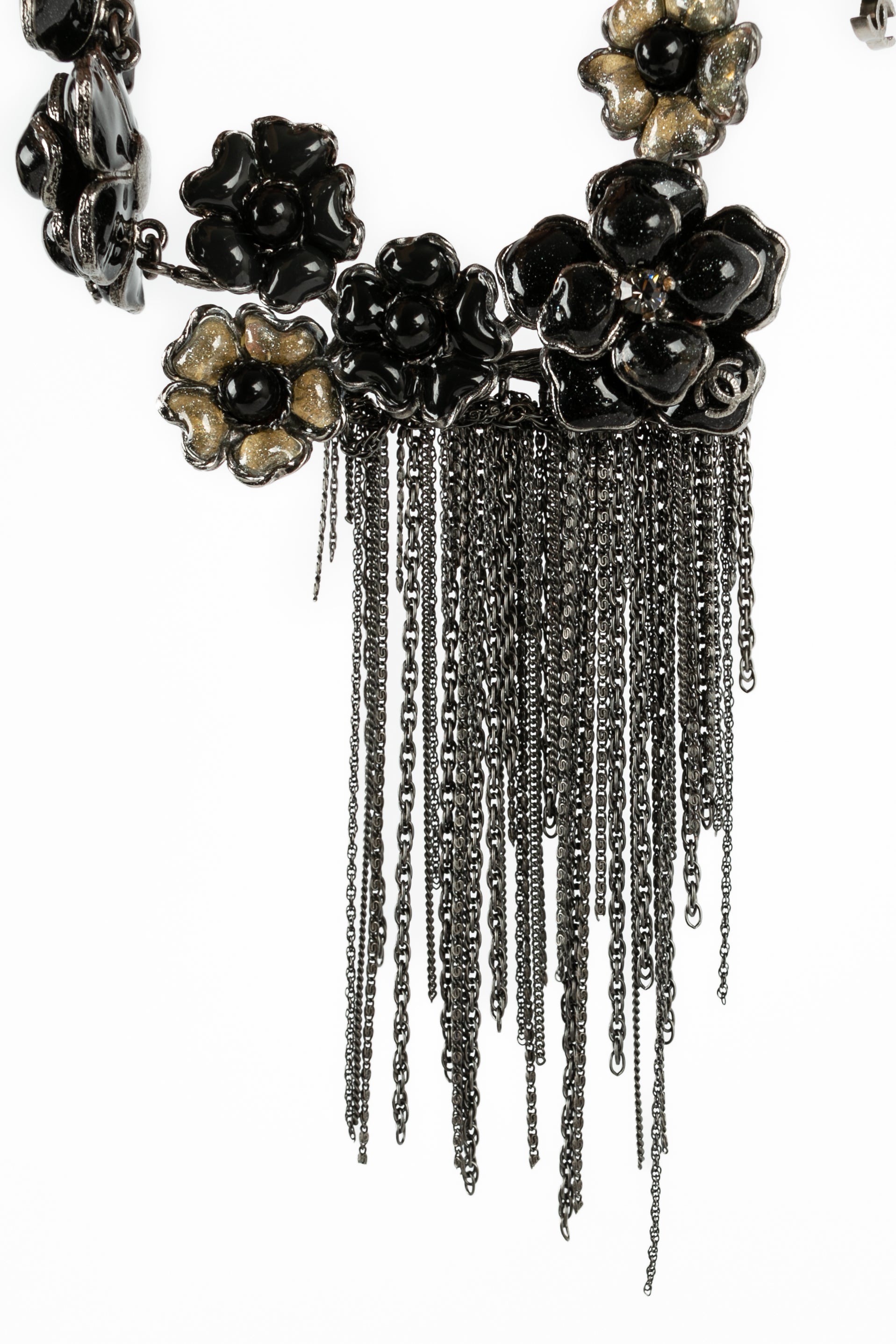 Collier cam��lia Chanel