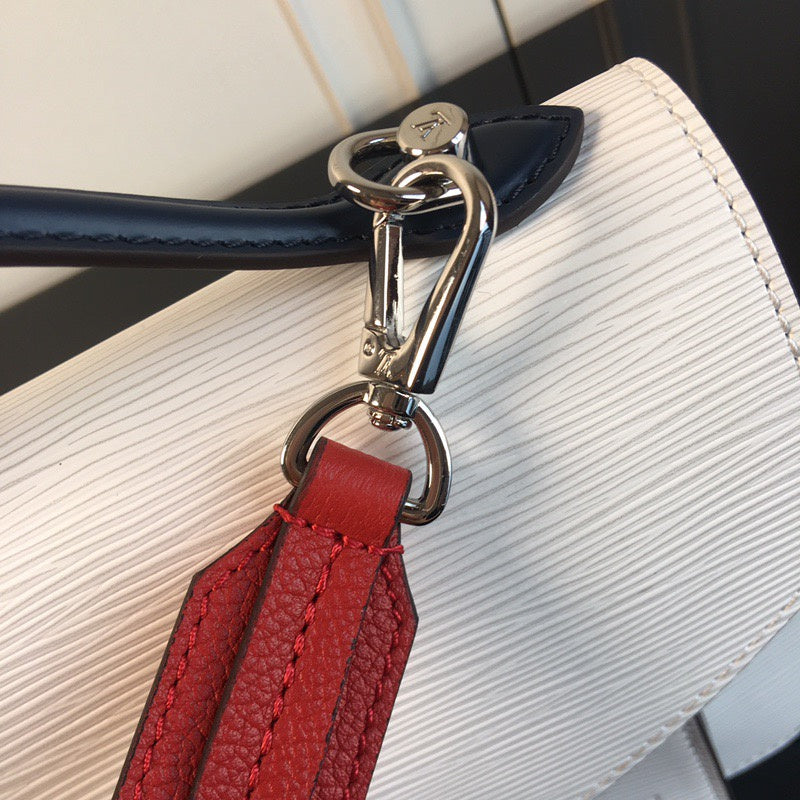 Louis Vuitton Luxury Bags 1832