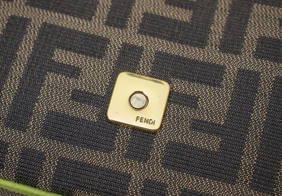 Designer Handbags Fendi 162