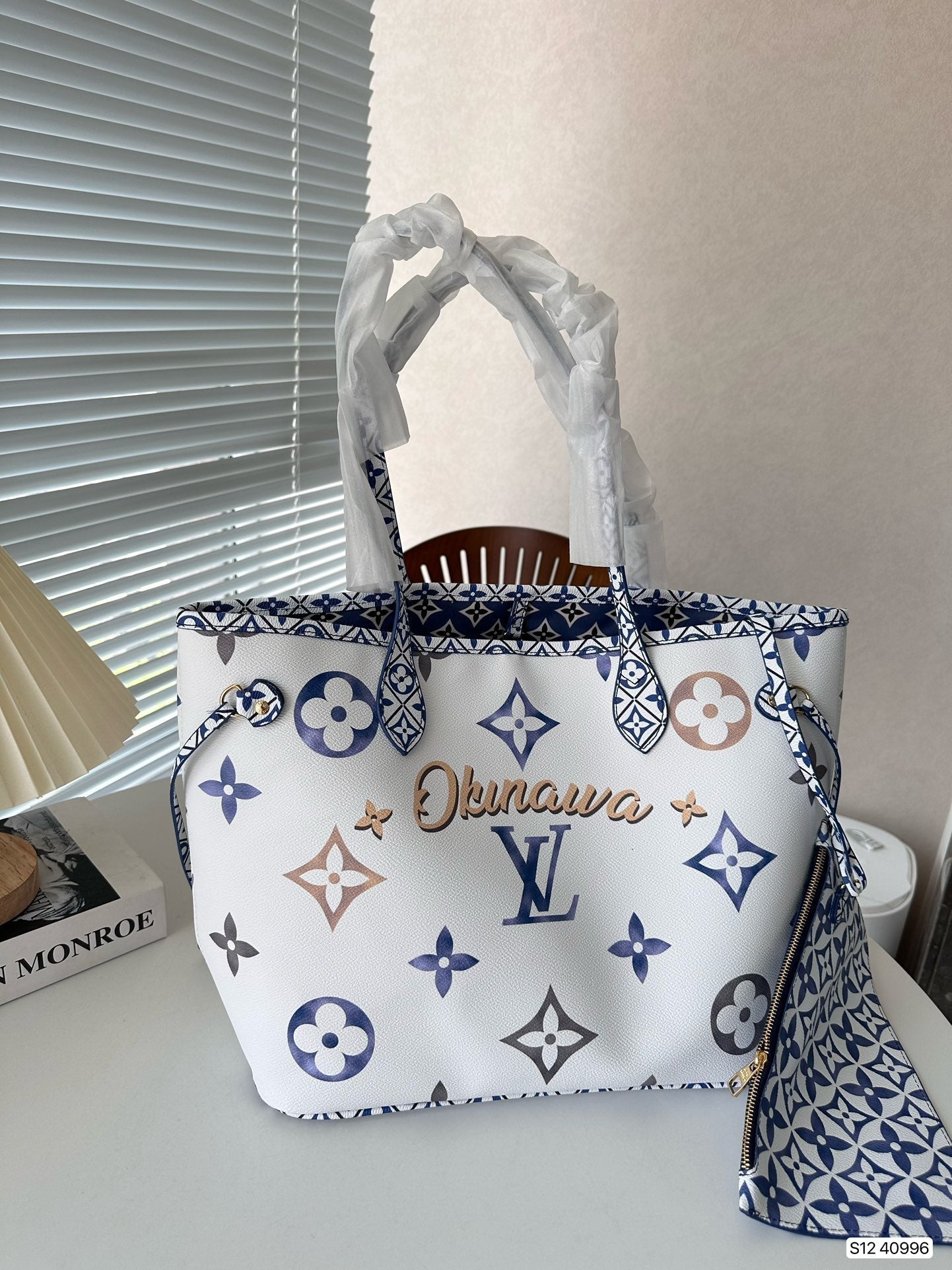Luxury Bags Louis Vuitton  842