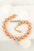 Collier de perles oranges Chanel