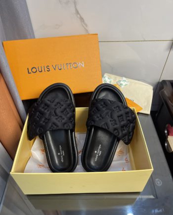 louis vuitton Women's Pool Pillow Comfort Flat Mule Black For Women 1AA1EF