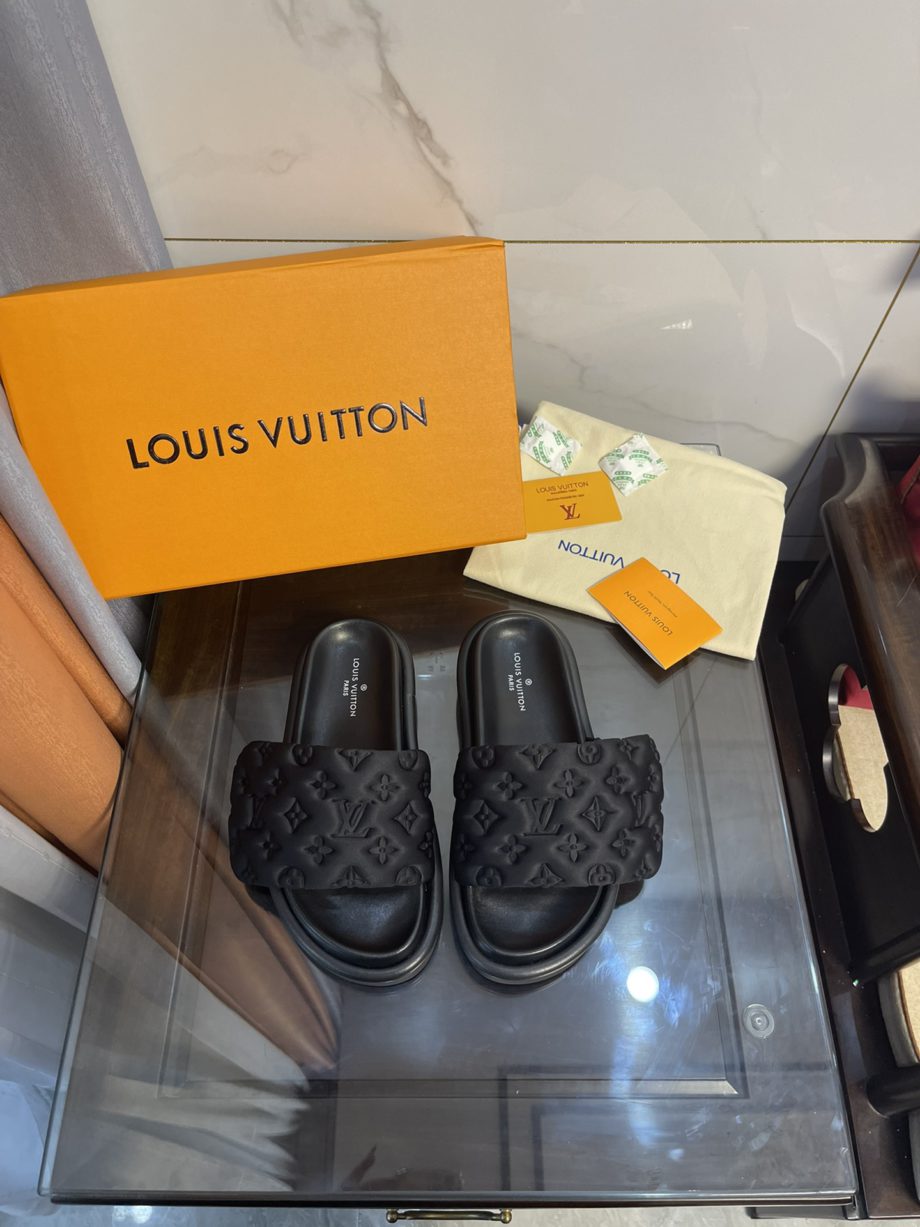 louis vuitton Women's Pool Pillow Comfort Flat Mule Black For Women 1AA1EF