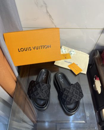 louis vuitton Women's Pool Pillow Comfort Flat Mule Black For Women 1AA1EF