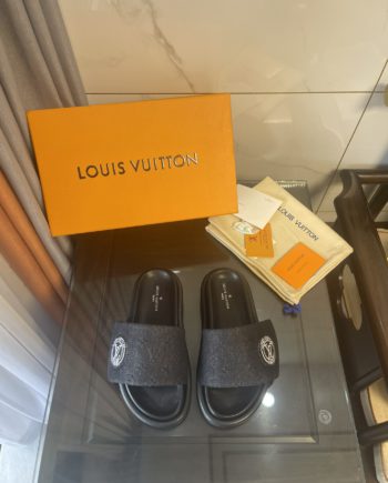 louis vuitton Women's Pool Pillow Comfort Flat Mule Black For Women