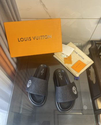 louis vuitton Women's Pool Pillow Comfort Flat Mule Black For Women