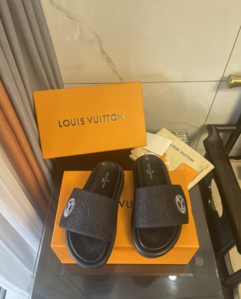 louis vuitton Women's Pool Pillow Comfort Flat Mule Black For Women