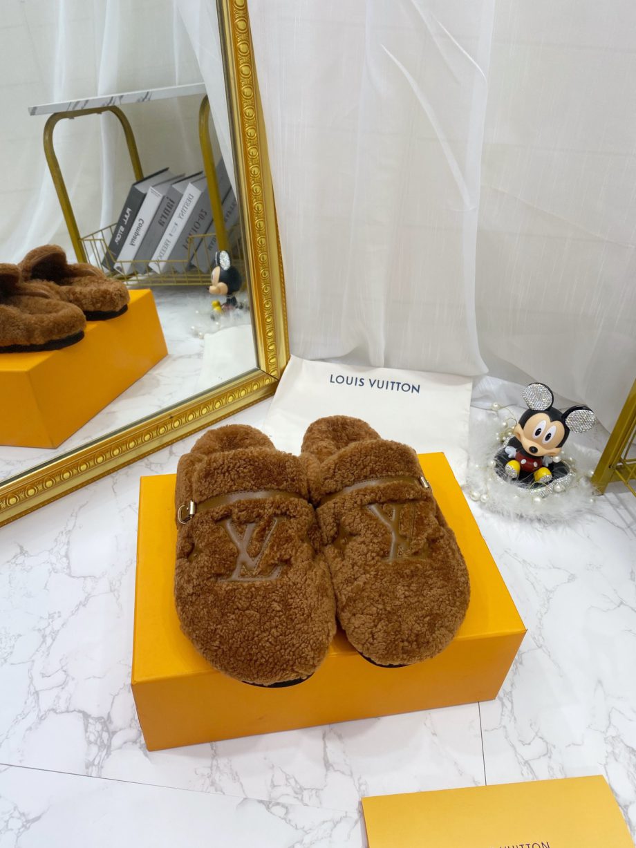 louis vuitton Women's Winterbreak Flat Comfort Mule Brown For Women LV