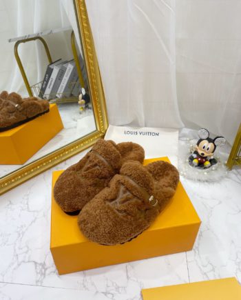 louis vuitton Women's Winterbreak Flat Comfort Mule Brown For Women LV