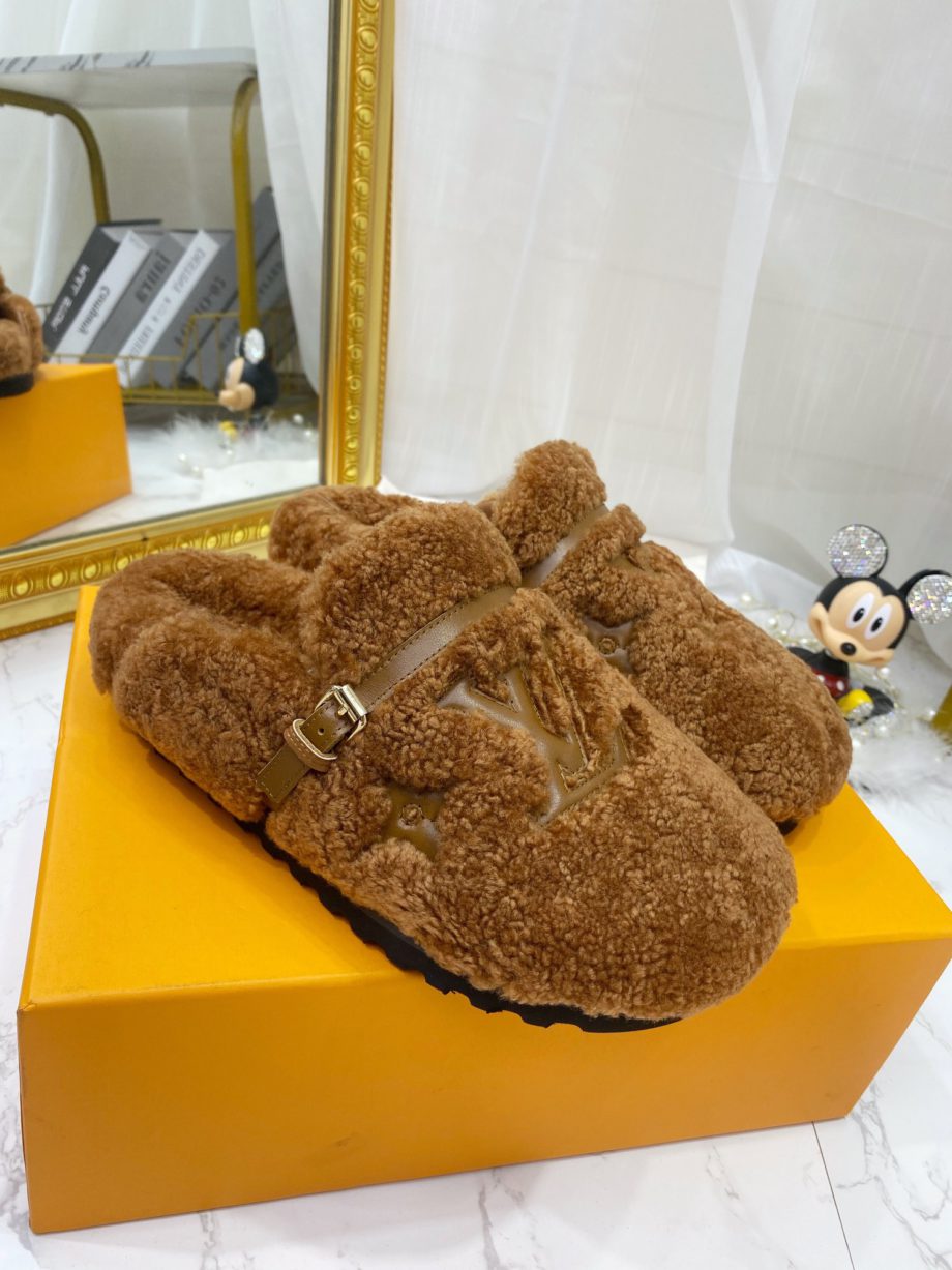 louis vuitton Women's Winterbreak Flat Comfort Mule Brown For Women LV