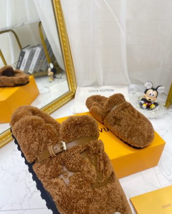 louis vuitton Women's Winterbreak Flat Comfort Mule Brown For Women LV