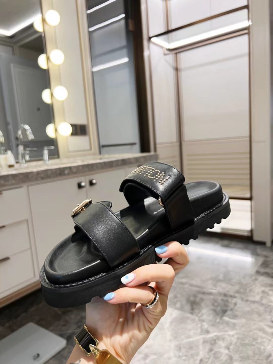 louis vuitton Women's Bom Dia Flat Mule Black For Women