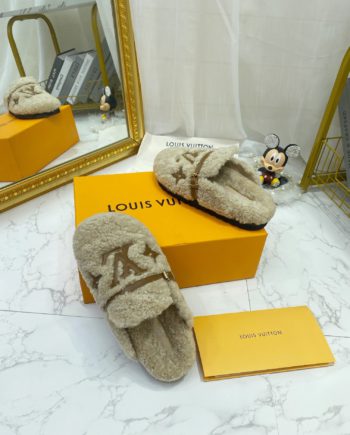 louis vuitton Women's Winterbreak Flat Comfort Mule Beige For Women LV