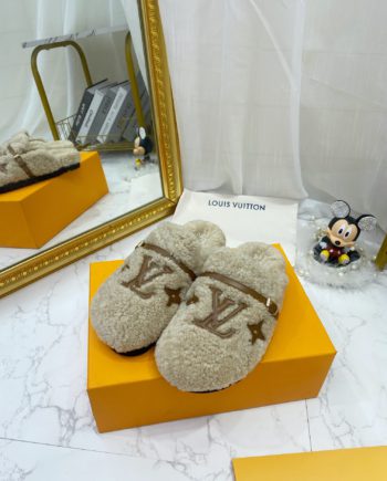 louis vuitton Women's Winterbreak Flat Comfort Mule Beige For Women LV
