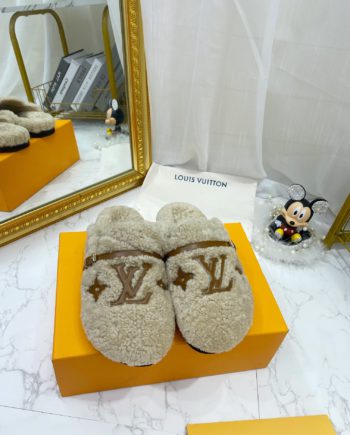 louis vuitton Women's Winterbreak Flat Comfort Mule Beige For Women LV