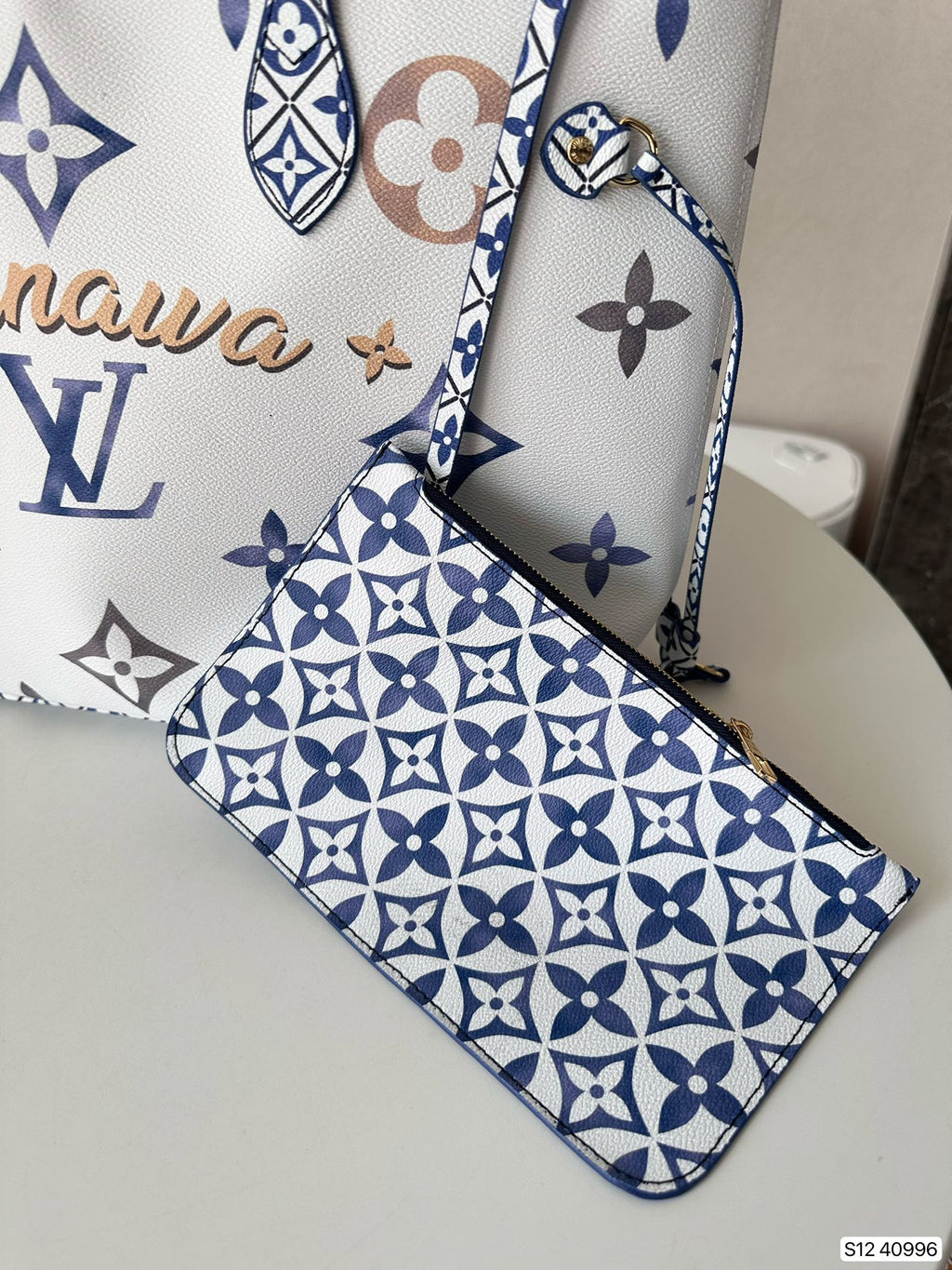 Luxury Bags Louis Vuitton  842