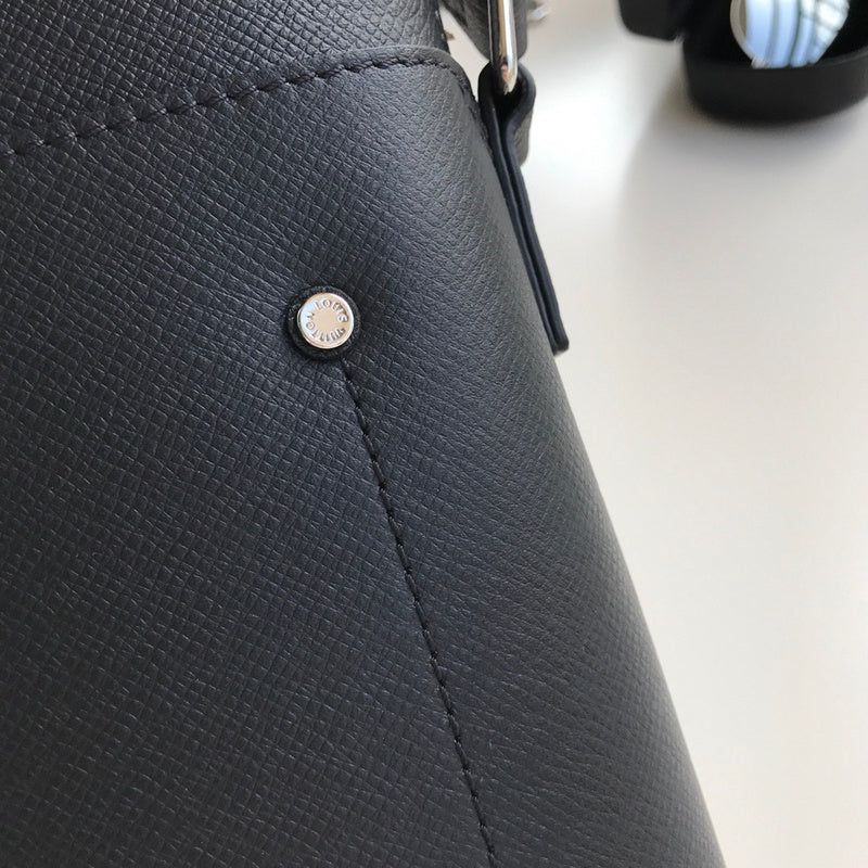 Louis Vuitton Luxury Bags 1806