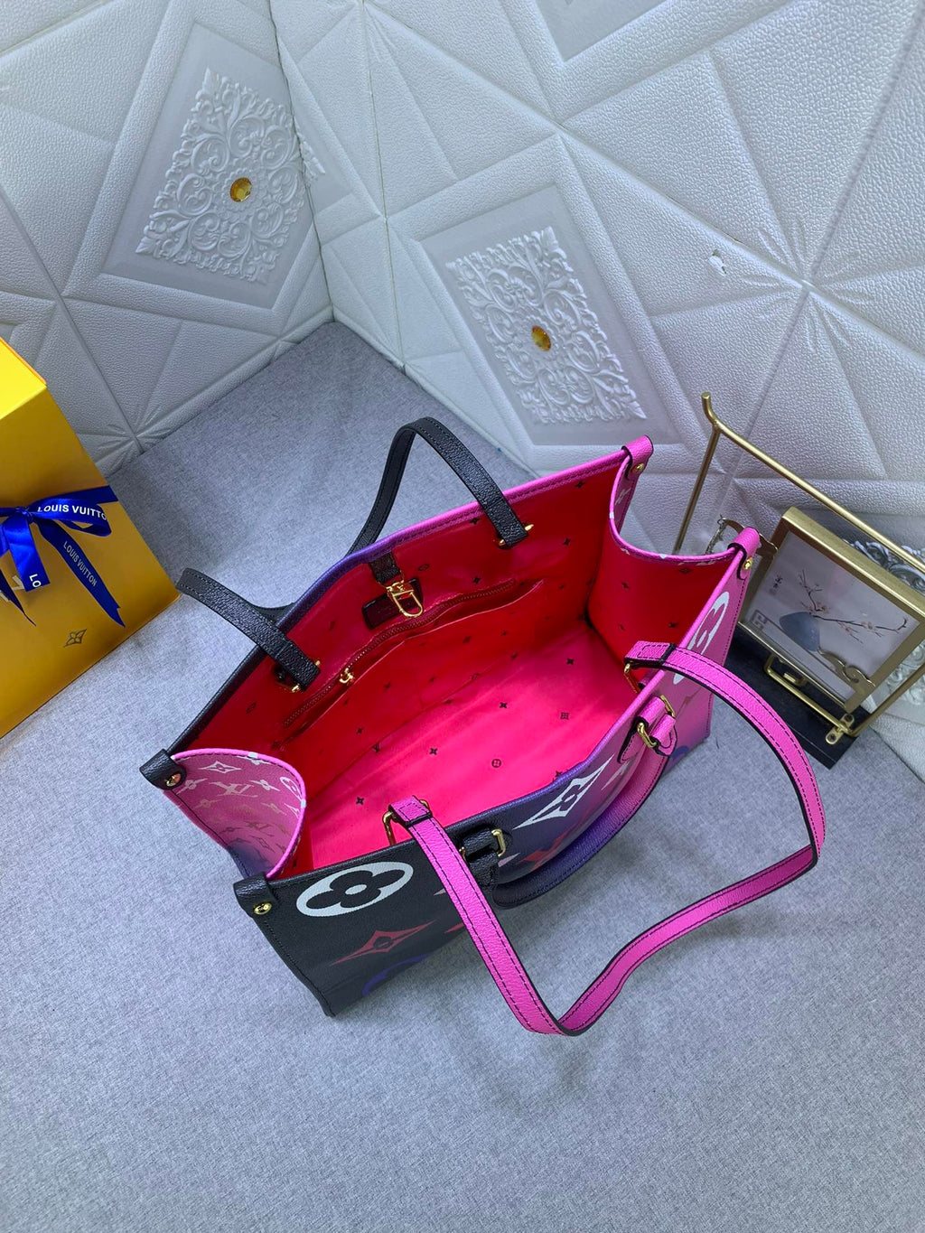 Luxury Bags Louis Vuitton  749