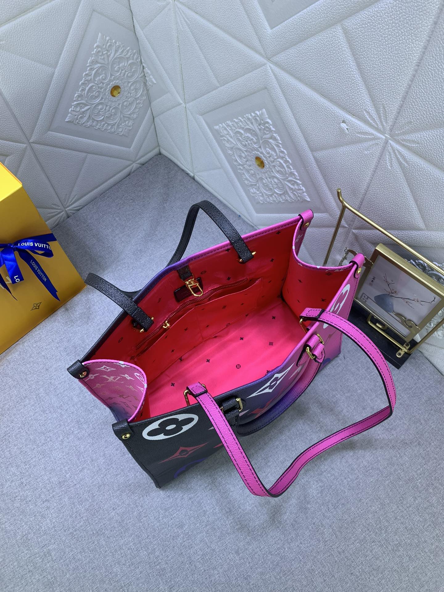 Luxury Bags Louis Vuitton  749