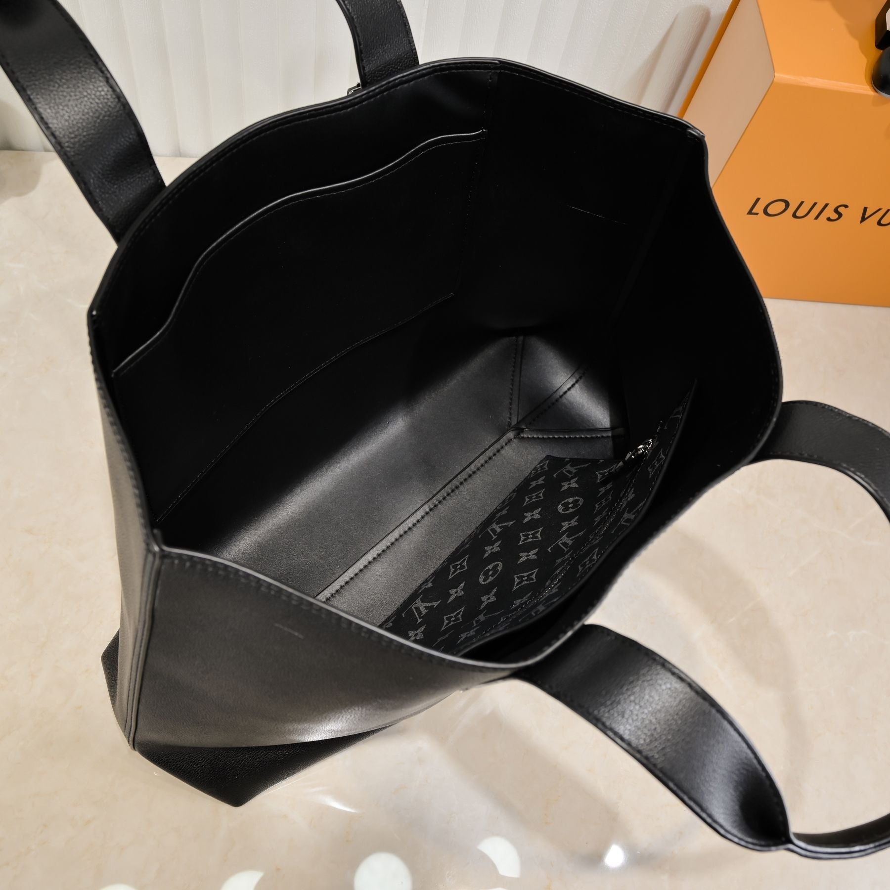 Luxury Bags Louis Vuitton  803