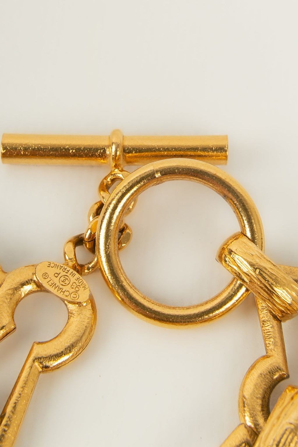 Iconique bracelet "cl��s" Chanel 1993