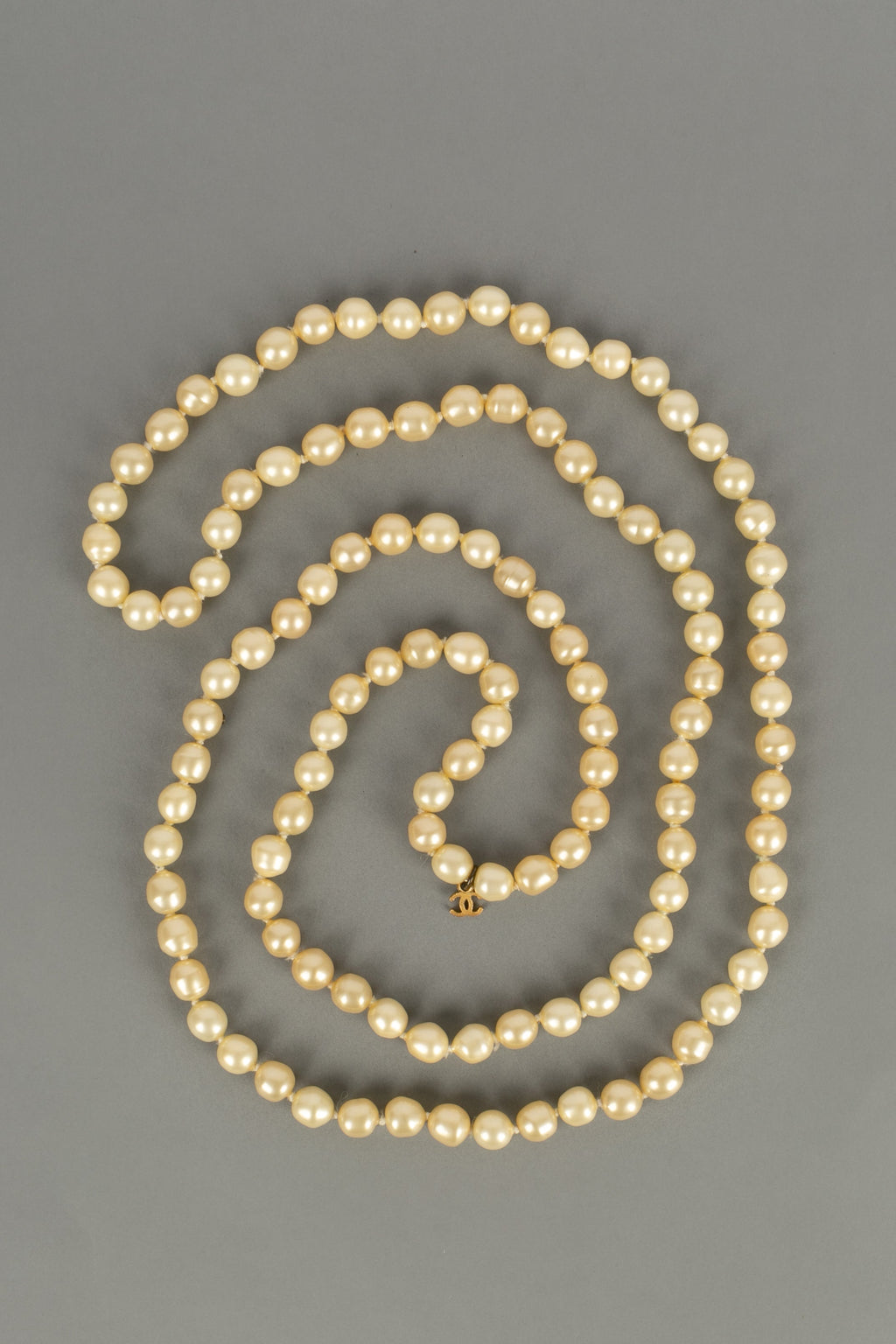Collier croix Chanel