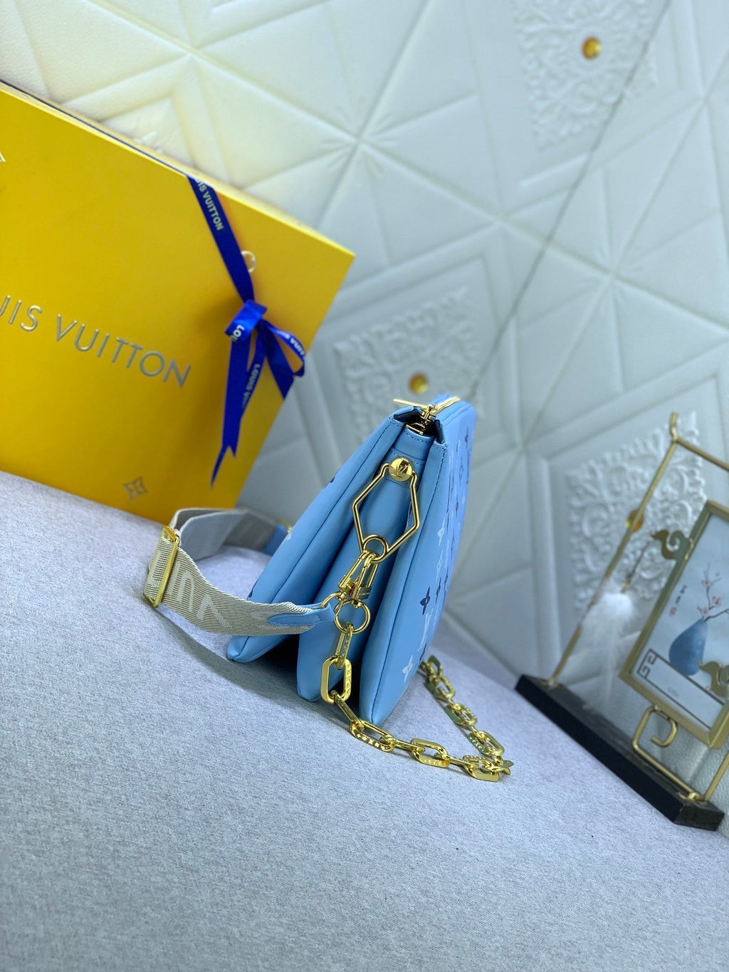 Luxury Bags Louis Vuitton  879