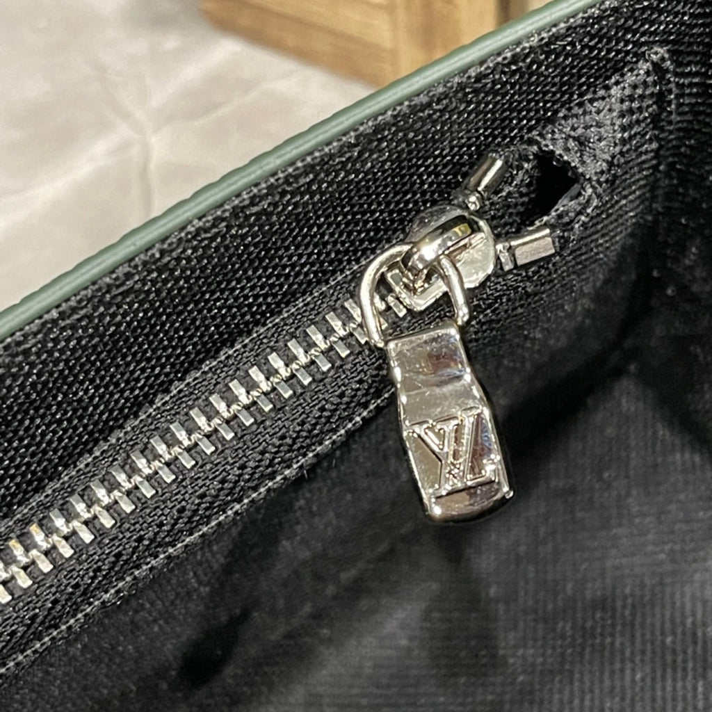 Luxury Bags Louis Vuitton  870