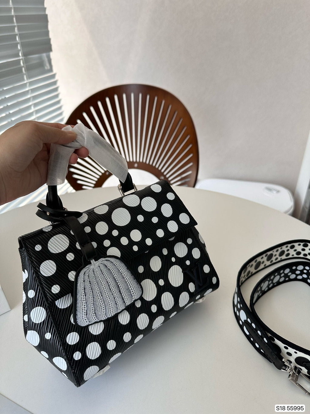 Luxury Bags Louis Vuitton  844