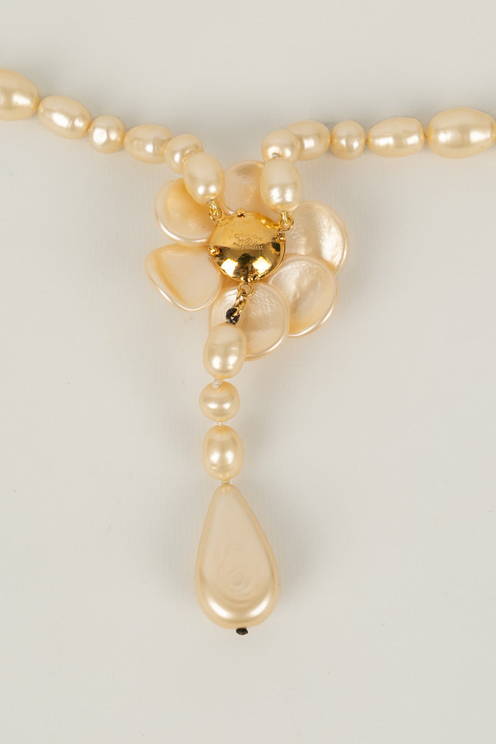 Collier cam��lia Chanel Printemps 1999