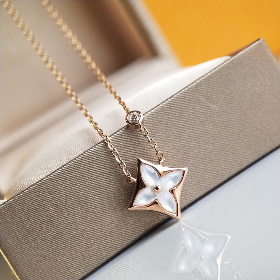 BG - Holiday Necklace louis vuitton019