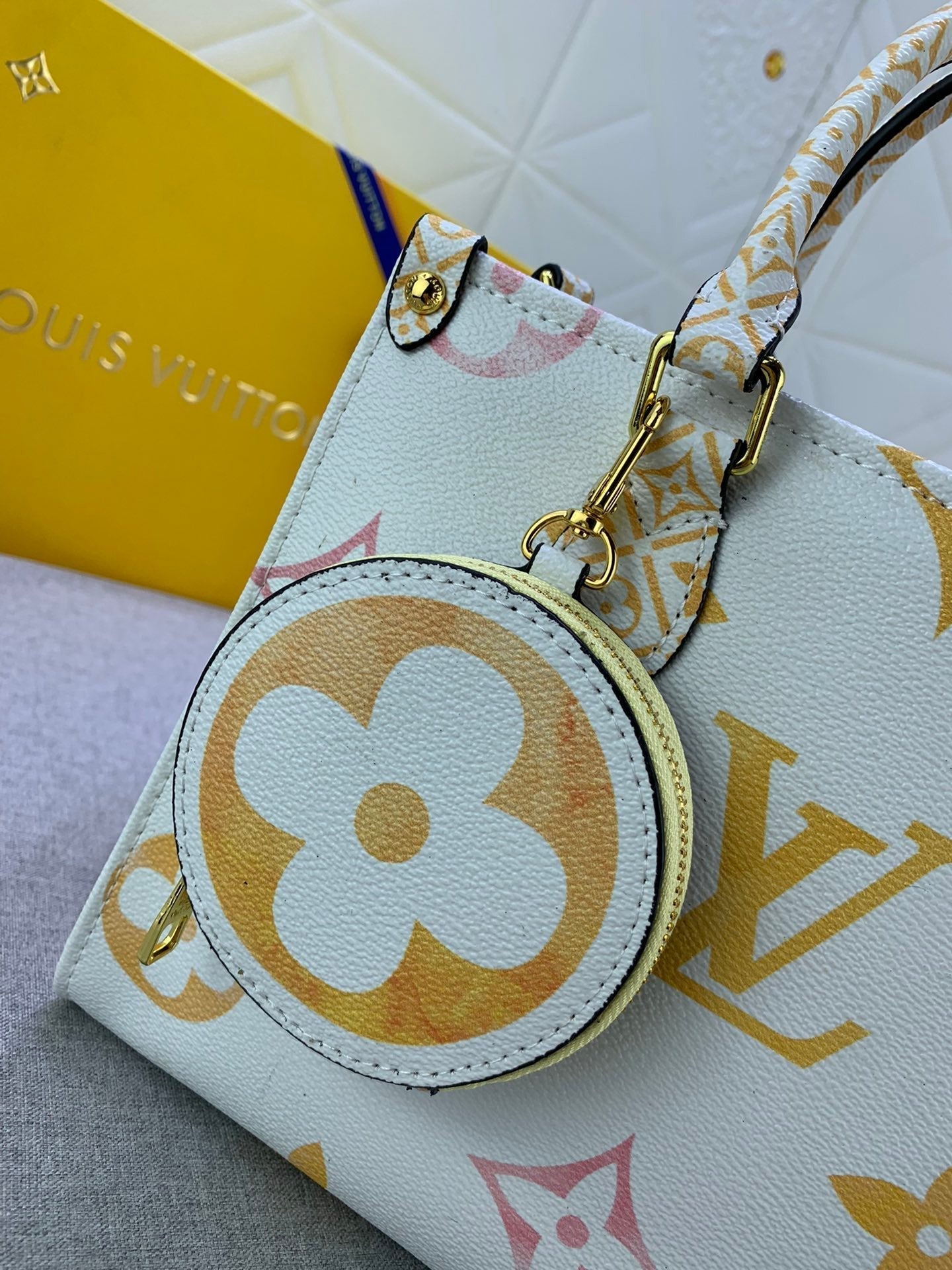 Luxury Bags Louis Vuitton  816