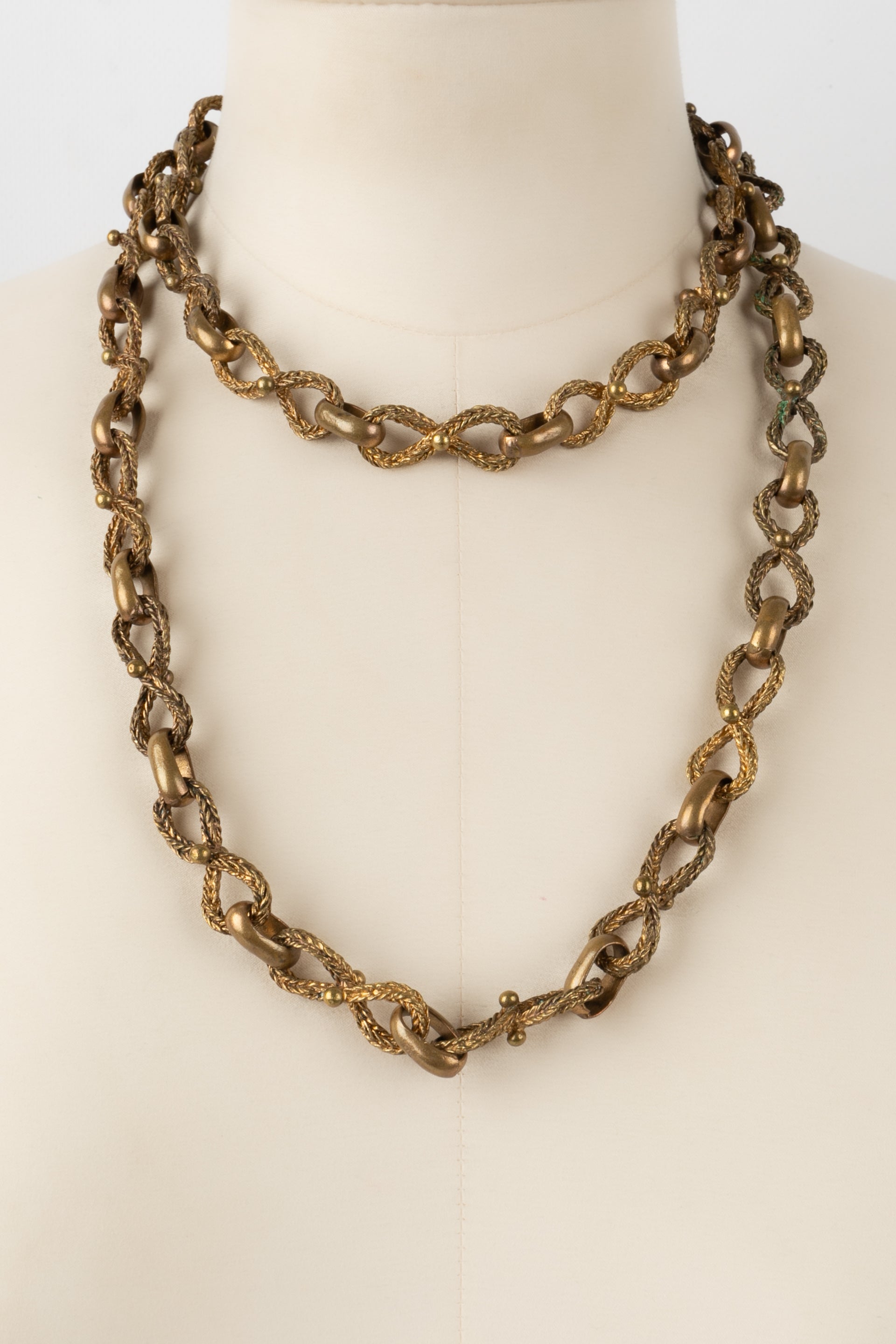 Collier dor�� Chanel 1950-60