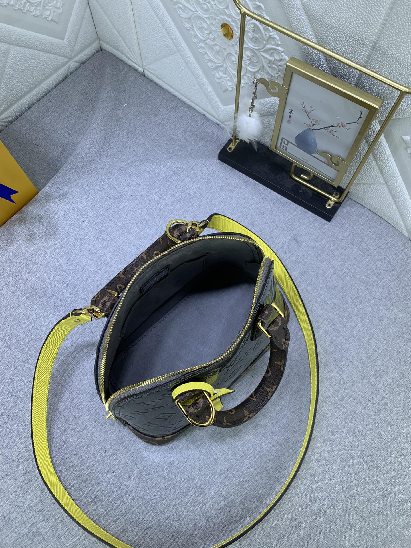 Luxury Bags Louis Vuitton  838