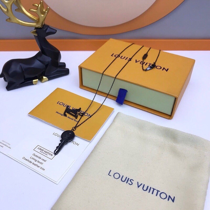 BG - Holiday Necklace louis vuitton020