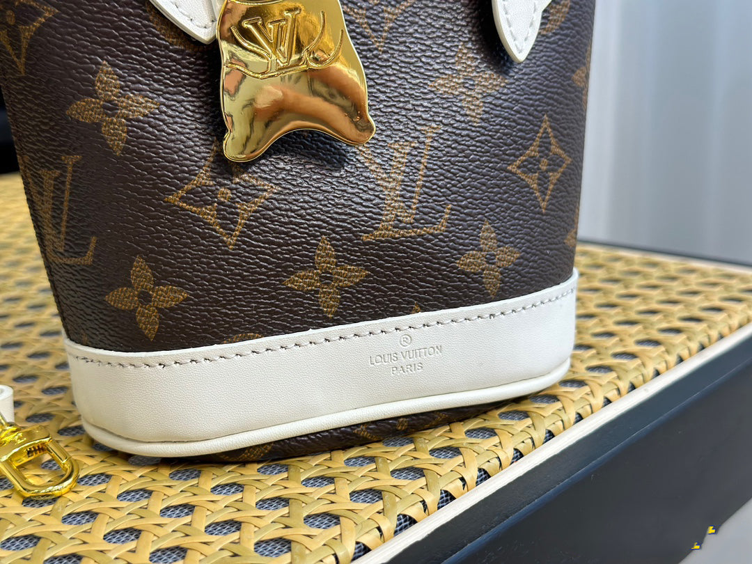Luxury Bags Louis Vuitton  725