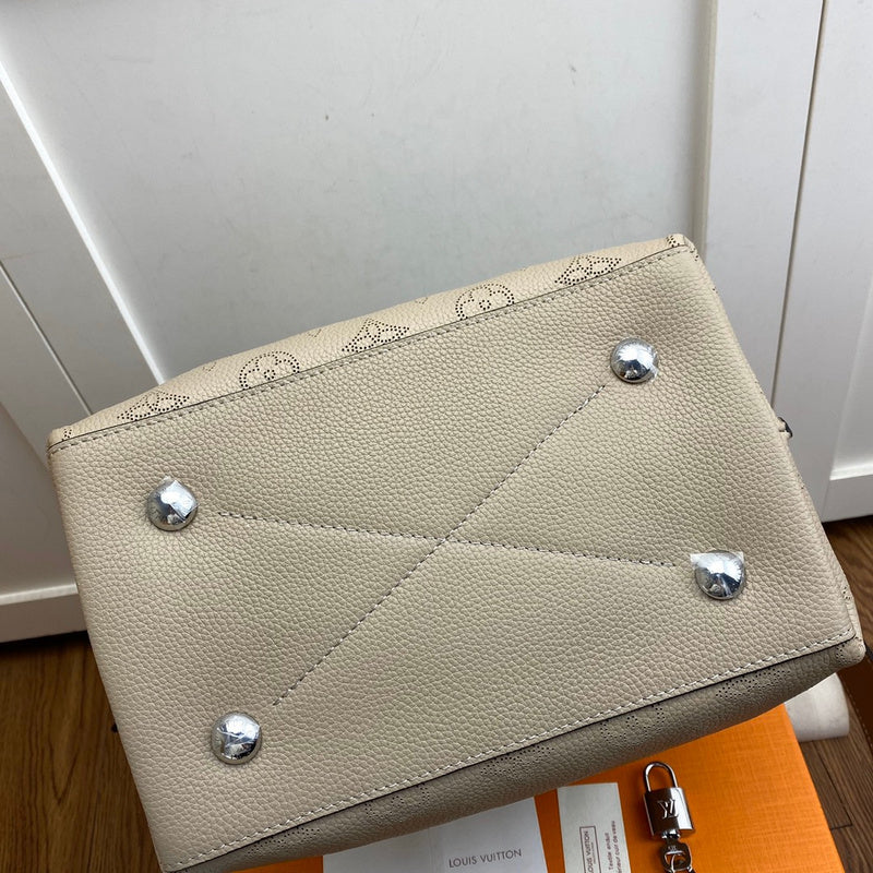 Louis Vuitton Luxury Bags 1833