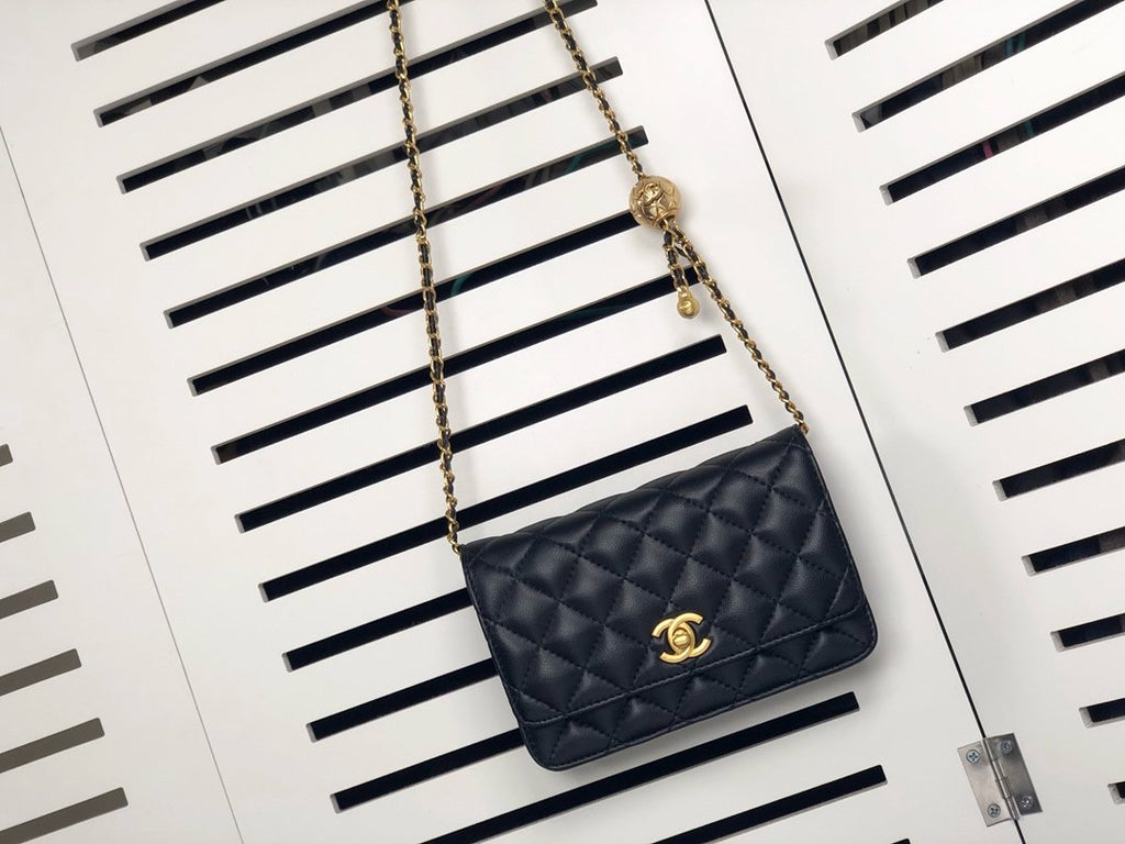 Designer Handbags Chanel 221