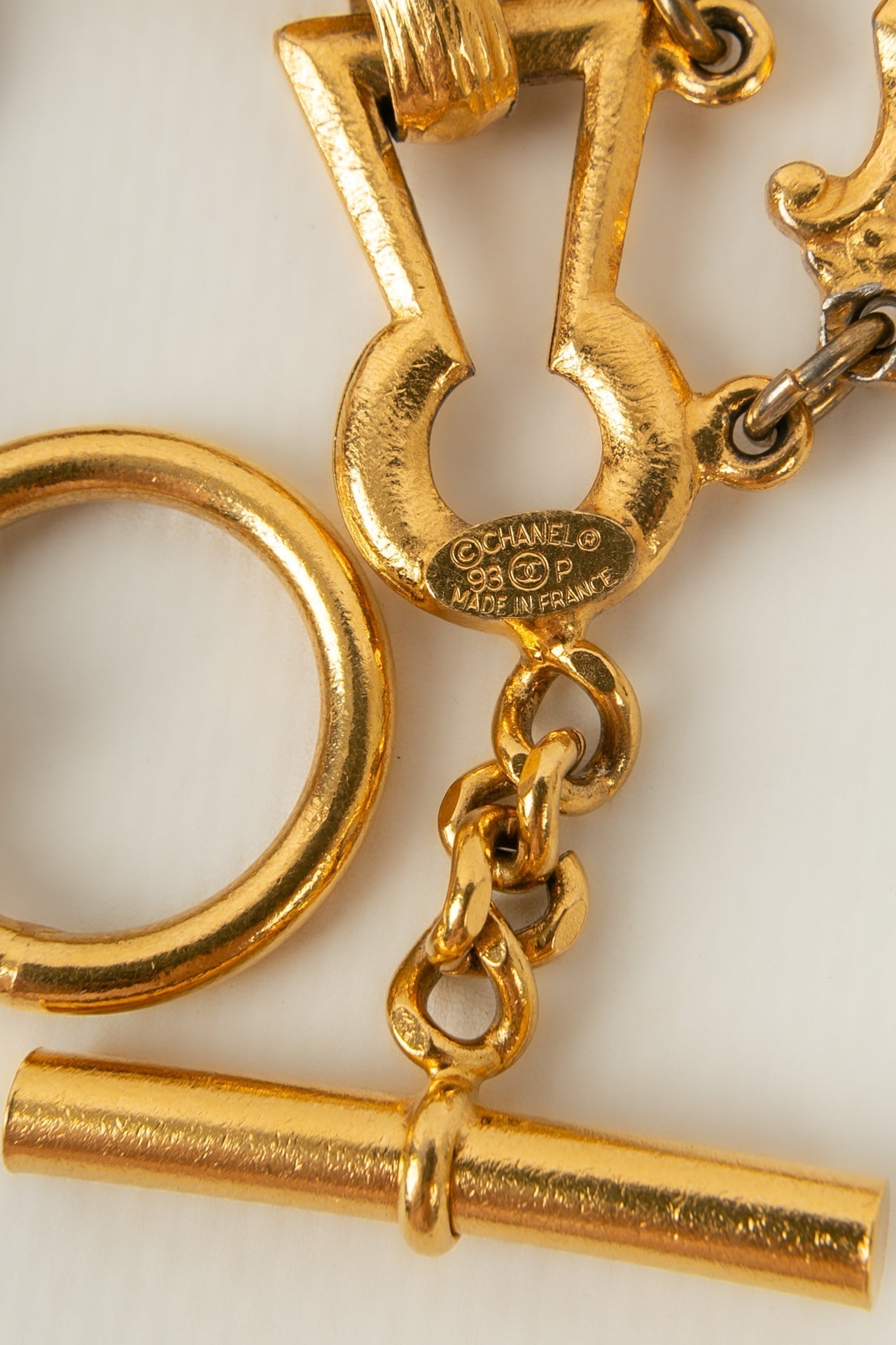 Iconique bracelet "cl��s" Chanel 1993