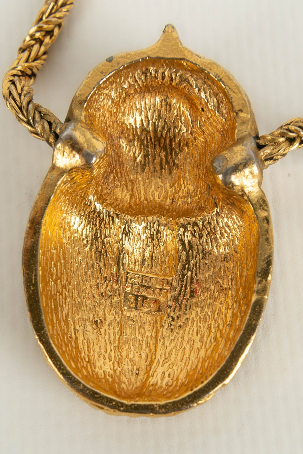 Collier "Scarab��e" Chanel
