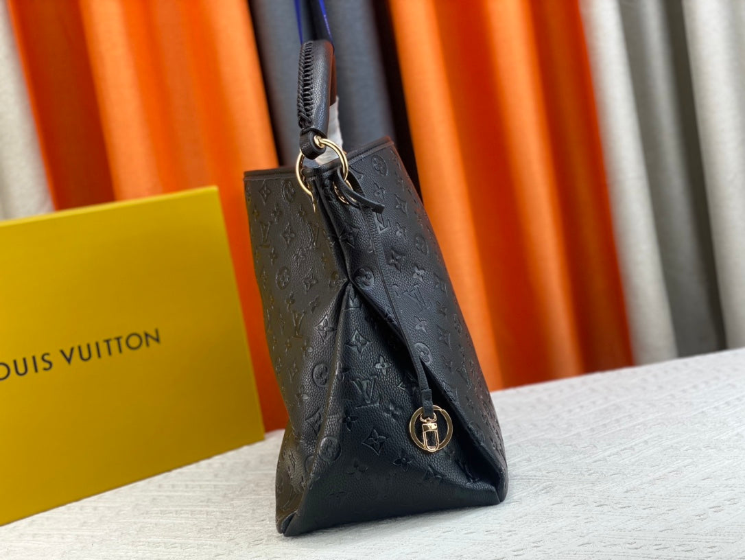 Luxury Bags Louis Vuitton  771