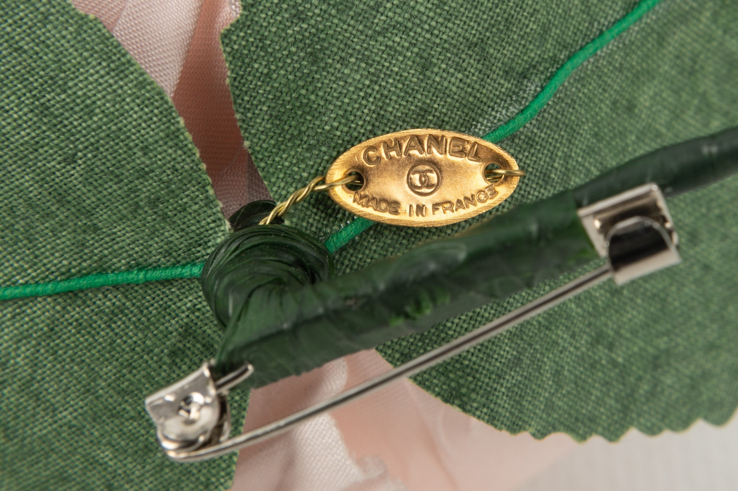 Broche camélia Chanel