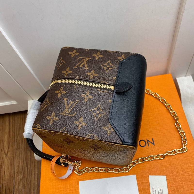 Louis Vuitton Luxury Bags 1866
