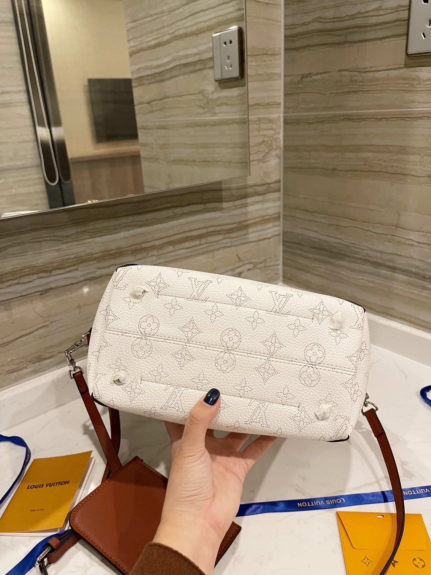 Designer Handbags louis vuitton 085