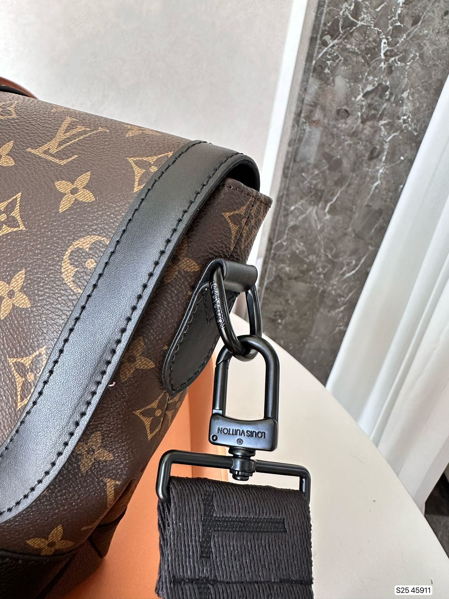 Luxury Bags Louis Vuitton  840