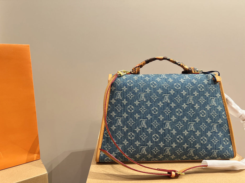 Luxury Bags Louis Vuitton  729