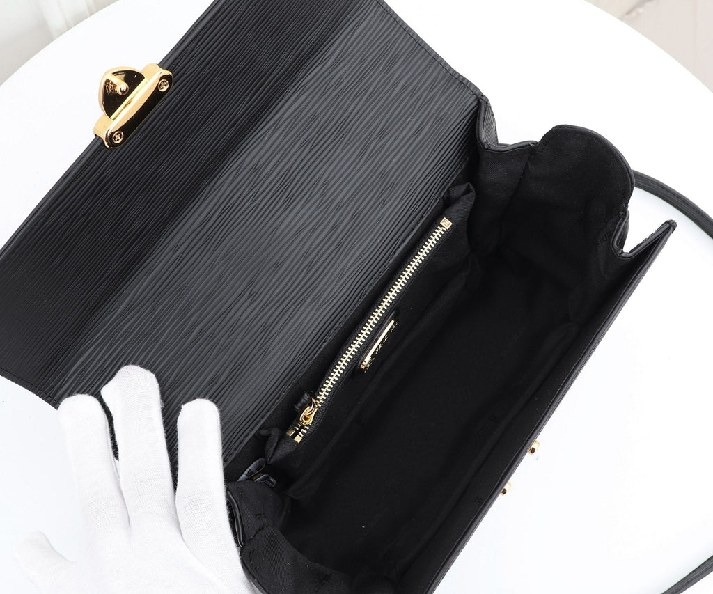 Designer Handbags Fendi 091