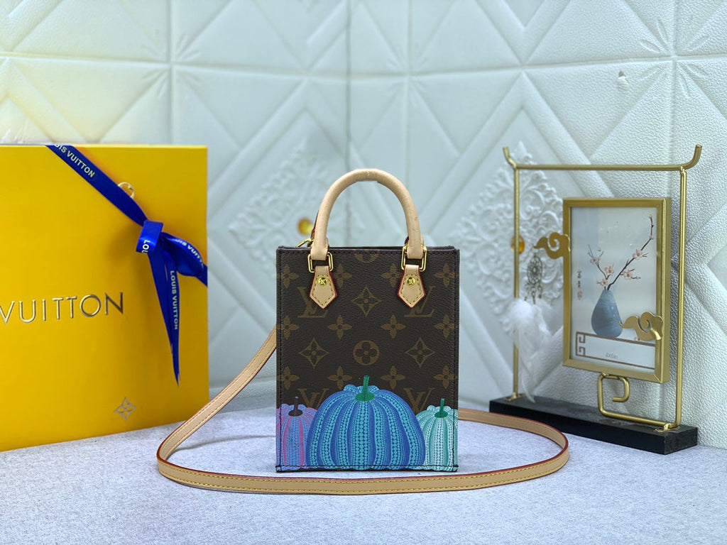 Luxury Bags Louis Vuitton  821