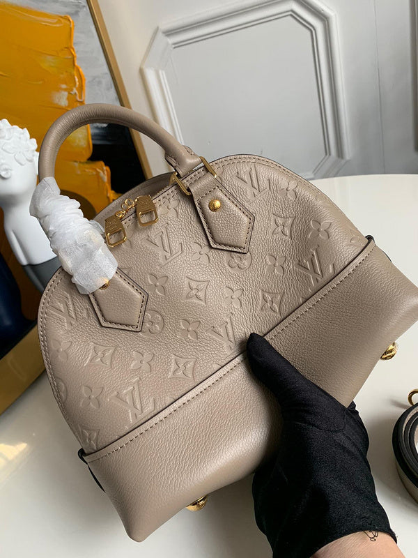 Louis Vuitton Luxury Bags 1853